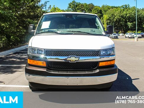 Used 2025 Chevrolet Express 3500 LT w/ LT Preferred Equipment Group RWD image 9