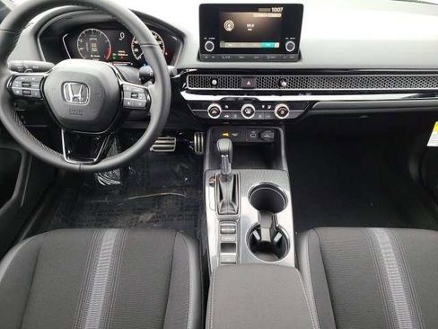 Used 2023 Honda Civic Sport image 18