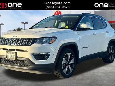 Used 2020 Jeep Compass Latitude image 1