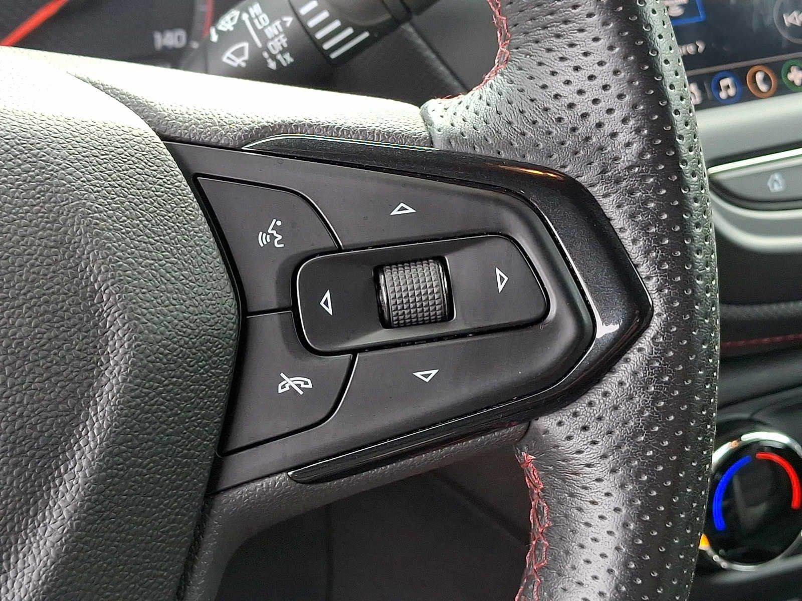 Used 2023 Chevrolet TrailBlazer RS FWD image 21