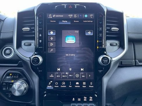 Used 2023 RAM 1500 Laramie AWD/4WD image 19