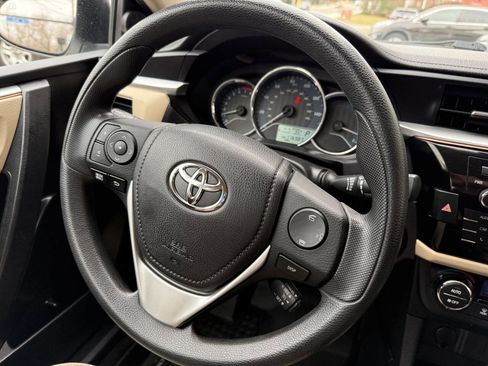 Used 2016 Toyota Corolla LE image 18