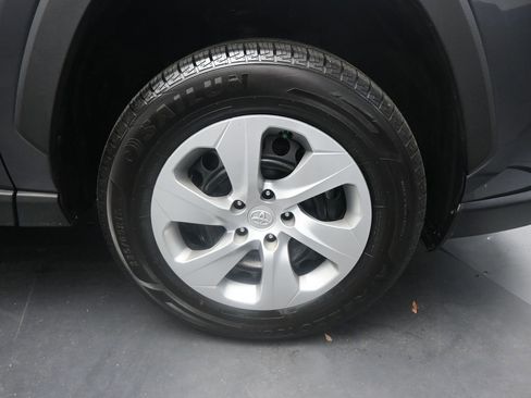 Used 2022 Toyota RAV4 LE image 20