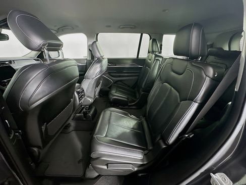 Used 2022 Jeep Grand Cherokee L Limited image 27