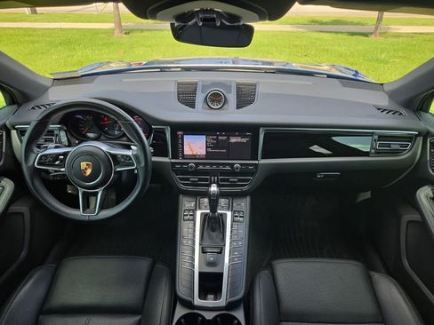 Used 2020 Porsche Macan AWD/4WD image 13