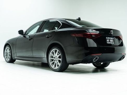 Used 2018 Alfa Romeo Giulia AWD image 18