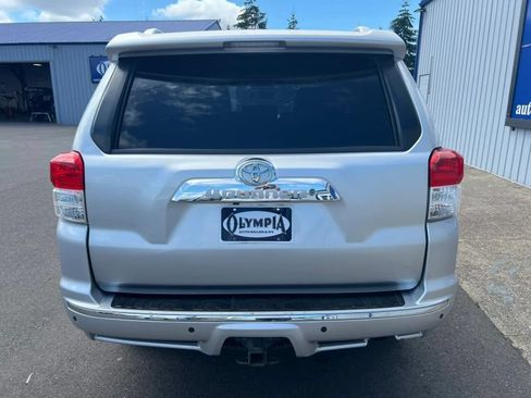Used 2011 Toyota 4Runner SR5 w/ Convenience Pkg AWD/4WD image 13