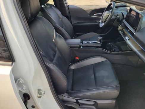 Used 2024 Toyota Prius XLE FWD image 21