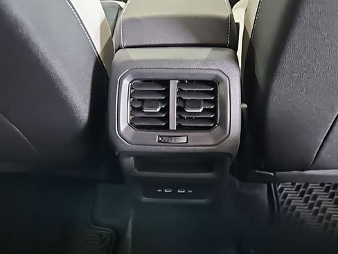 New 2026 Volkswagen Taos SE AWD/4WD image 18