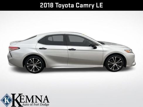 Used 2018 Toyota Camry LE image 2