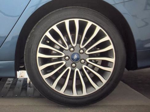 Used 2018 Ford Fusion Titanium image 9