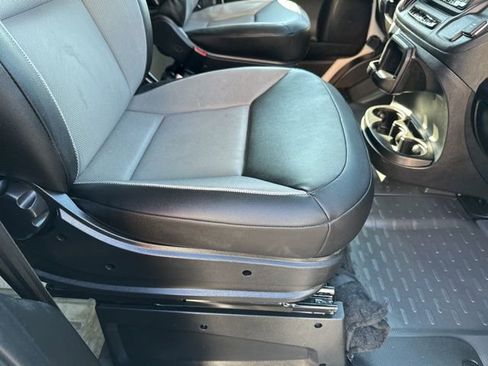 Used 2025 RAM ProMaster 2500 w/ Convenience Group FWD image 15