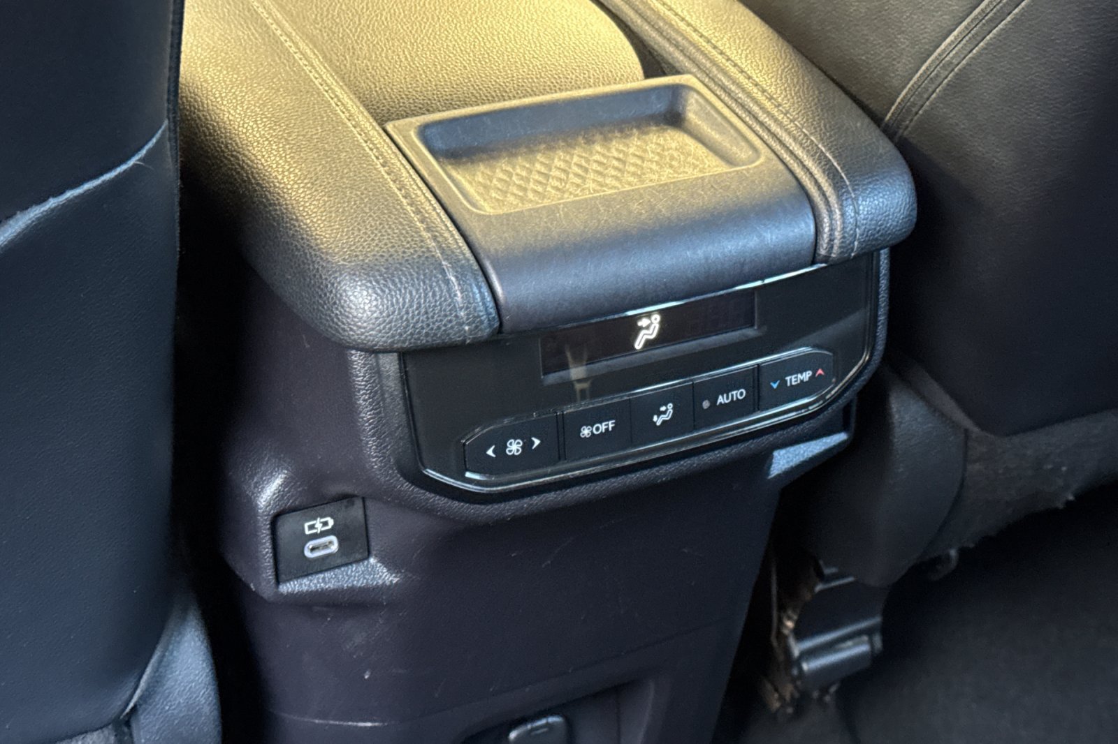 Used 2024 Toyota Grand Highlander FWD image 16
