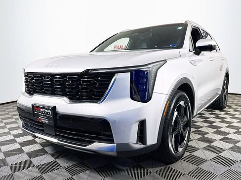 Used 2025 Kia Sorento SX Prestige image 3