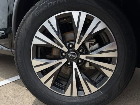 Used 2023 Nissan Rogue SV w/ SV Premium B Package AWD/4WD image 10