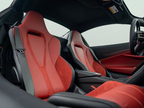 New 2026 McLaren 750S image 38