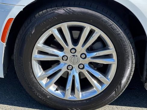 Used 2016 Chrysler 300 C image 24