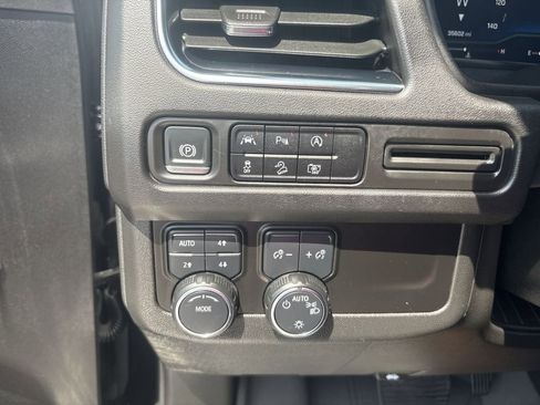 Certified 2024 Chevrolet Tahoe Z71 w/ Luxury Package AWD/4WD image 18