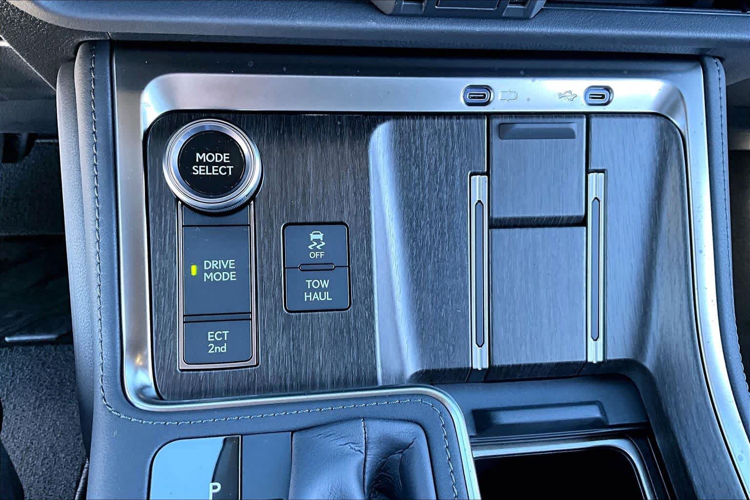 Certified 2026 Lexus GX 550 w/ Cold Area Package AWD/4WD image 31