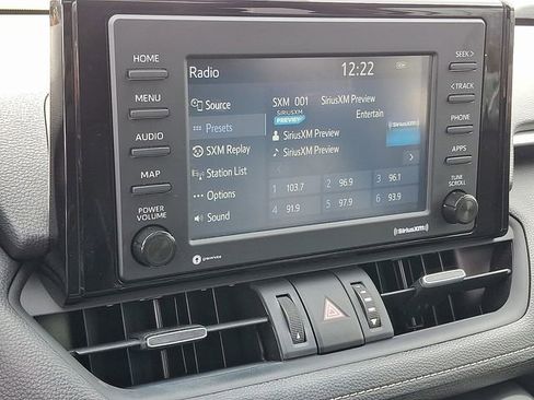 Used 2020 Toyota RAV4 XLE Premium image 14