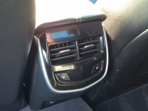 Used 2019 Cadillac XTS Luxury image 17