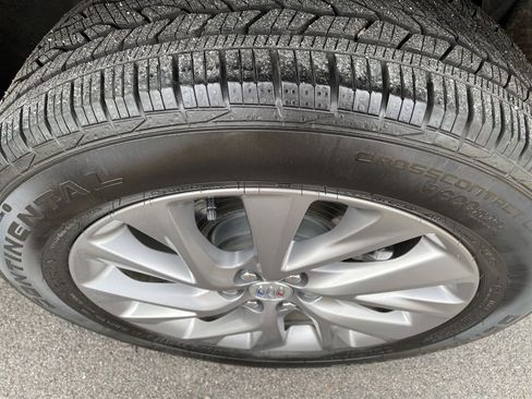 Used 2025 Buick Enclave Preferred image 32