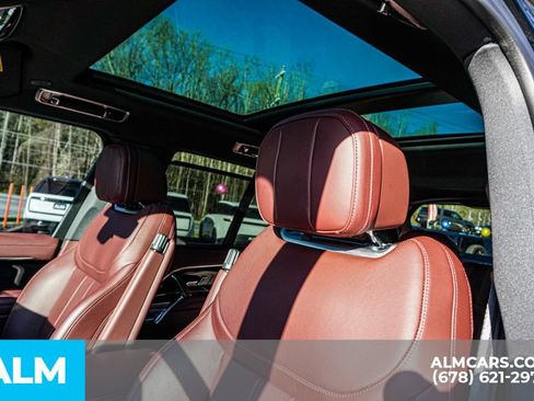 Used 2025 Land Rover Range Rover SE AWD/4WD image 17