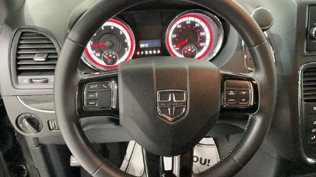 Used 2017 Dodge Grand Caravan SE FWD image 19