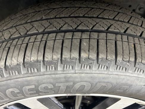 Used 2024 Nissan Pathfinder Platinum image 14