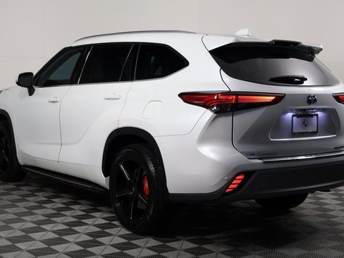 Used 2022 Toyota Highlander Platinum image 6