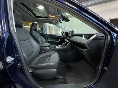 Used 2021 Toyota RAV4 XLE Premium AWD/4WD image 29