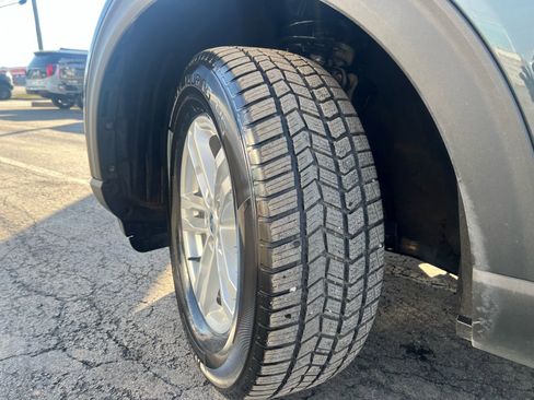 Used 2023 Ford Explorer XLT w/ Class IV Trailer Tow Package image 30