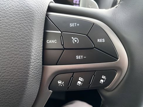 Used 2021 Jeep Grand Cherokee Limited X image 16