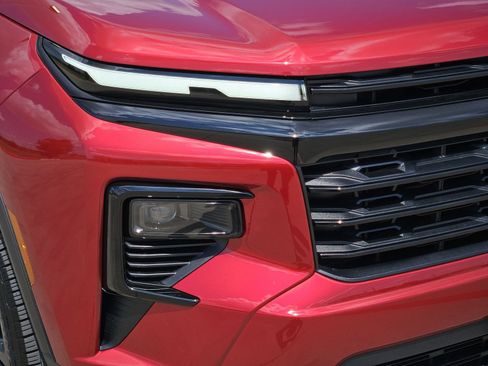 New 2027 Chevrolet Traverse LT w/ Midnight/Sport Edition FWD image 9