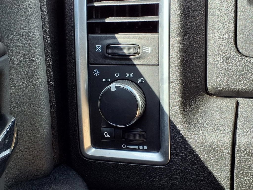 Used 2024 RAM 1500 Classic SLT AWD/4WD image 19