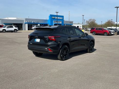 New 2026 Chevrolet Trax LT w/ Driver Confidence Package FWD image 4