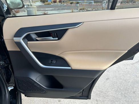 Used 2025 Toyota RAV4 XLE w/ Convenience Package image 28