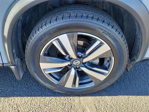 Used 2021 Nissan Rogue SL w/ Premium Package image 20