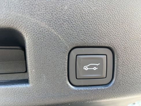 New 2026 Chevrolet Traverse LT w/ Driver Confidence Package image 10