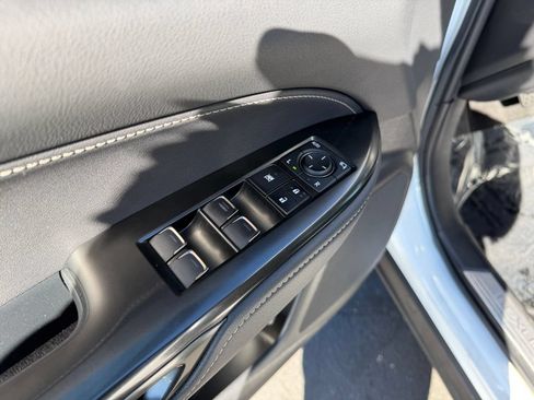 Used 2025 Lexus NX 250 FWD image 13