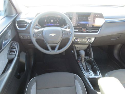 Certified 2024 Chevrolet TrailBlazer LT w/ Driver Confidence Package image 15