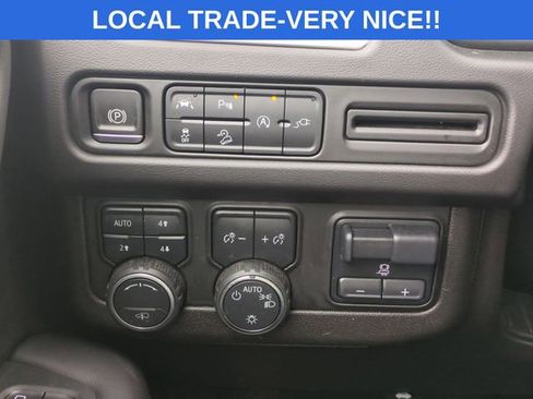 Used 2021 Chevrolet Tahoe Z71 w/ Z71 Off-Road Package image 29