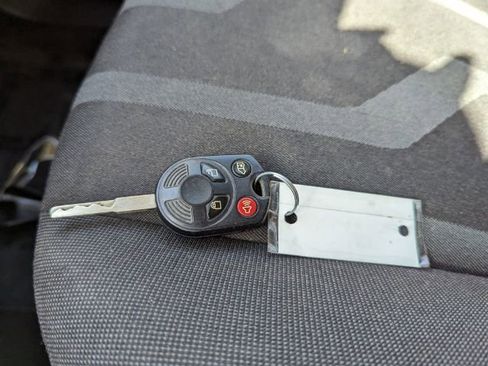 Used 2016 Ford Transit Connect XLT image 23