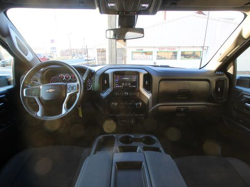 Used 2022 Chevrolet Silverado 2500 Custom w/ Custom Convenience Package AWD/4WD image 13