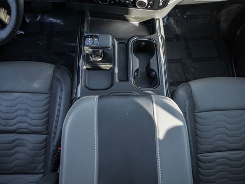 Used 2024 Chevrolet Silverado 1500 ZR2 w/ Technology Package image 35