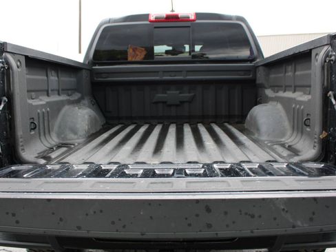 Used 2021 Chevrolet Colorado Z71 w/ Z71 Midnight Edition AWD/4WD image 9