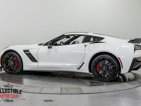 Used 2015 Chevrolet Corvette Z06 w/ 3LZ Preferred Equipment Group RWD image 14