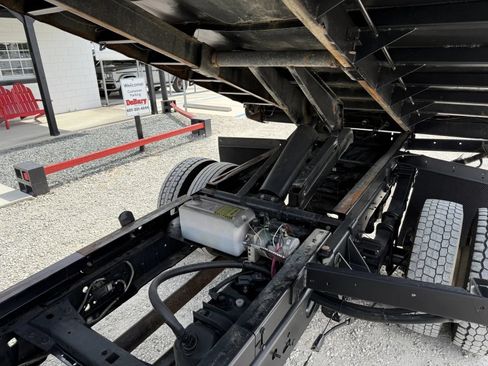 Used 2017 Ford F550 4x4 Crew Cab Super Duty image 12