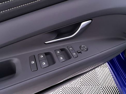 Used 2025 Hyundai Elantra SEL image 15