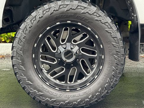 Used 2021 Ford F350 Platinum w/ FX4 Off-Road Package AWD/4WD image 26